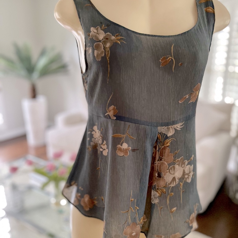 Gray Sleeveless blouse/top